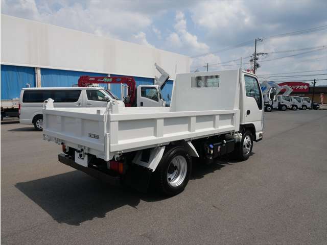 Isuzu Elf 12