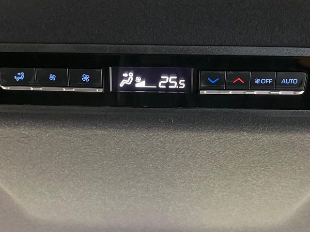 Toyota Voxy 7