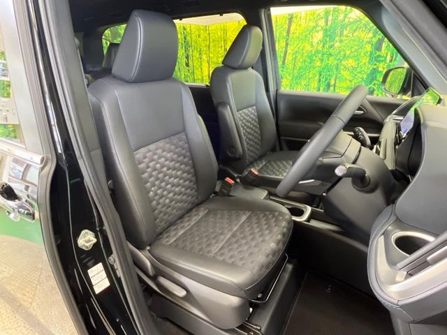 Toyota Voxy 8