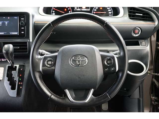 Toyota Sienta 9