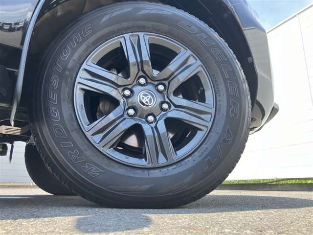 Toyota Hilux 9
