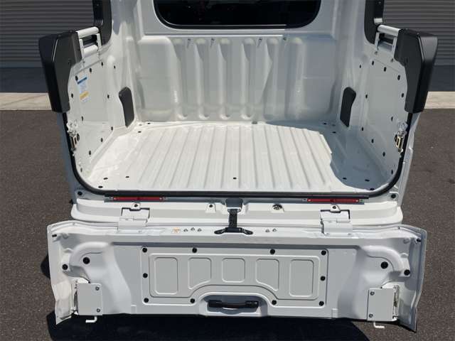 Daihatsu Hijet Deck Van 11