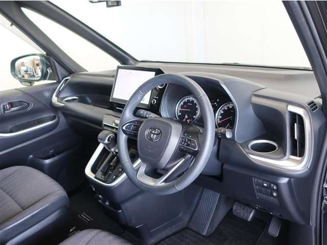 Toyota Noah 12