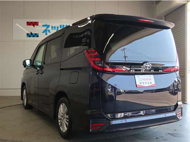 Toyota Noah 3