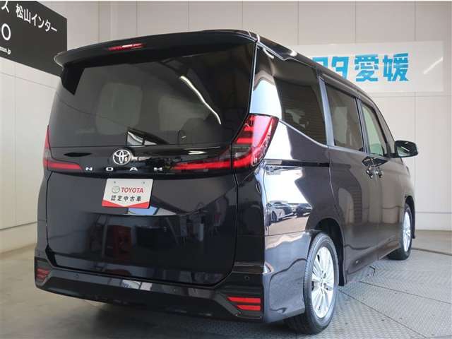 Toyota Noah 5