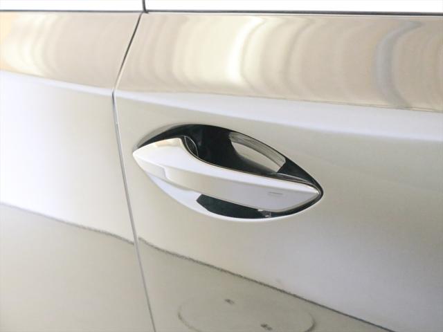 Lexus NX 12