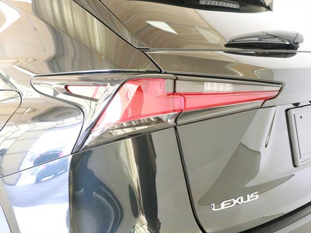 Lexus NX 9