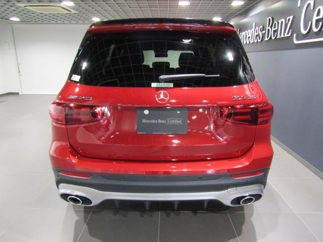 Mercedes-Benz GLB 4