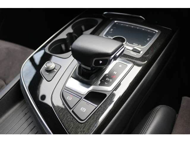 Audi Q7 5