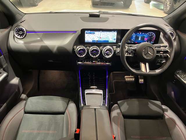 Mercedes-Benz GLA-Class 10