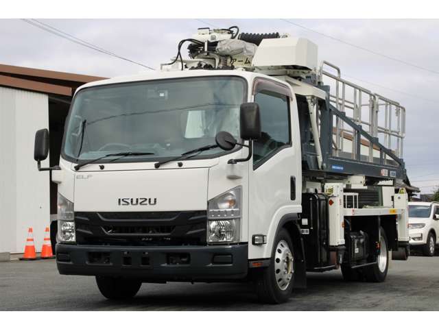 Isuzu Elf 12