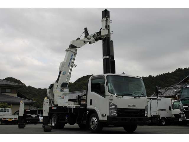Isuzu Elf 3