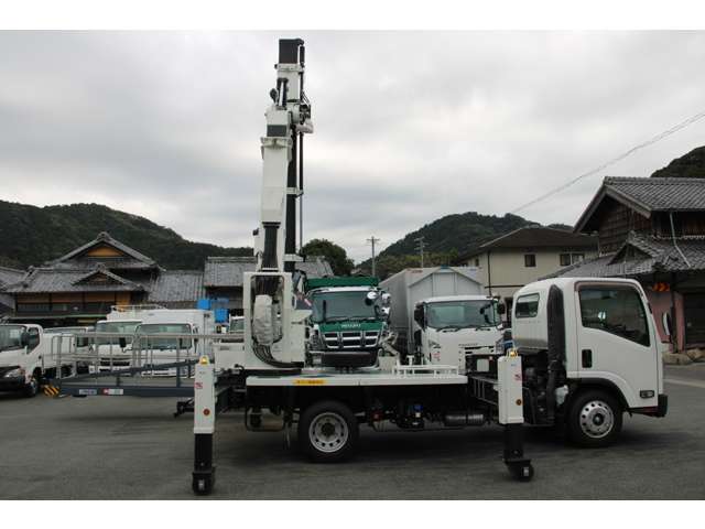 Isuzu Elf 8