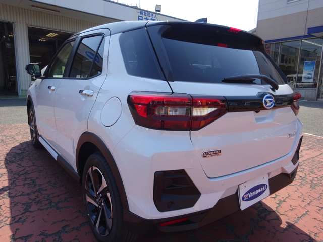 Daihatsu Rocky 7