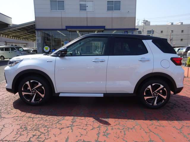 Daihatsu Rocky 8