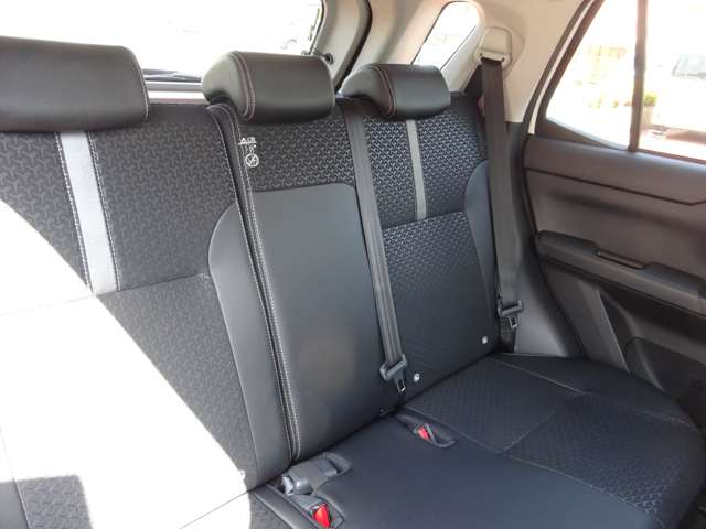 Daihatsu Rocky 10