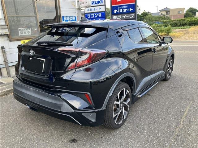 Toyota C-HR 4