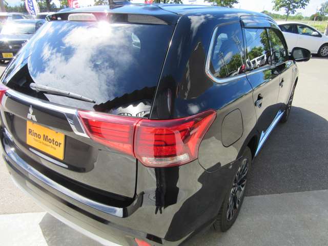 Mitsubishi Outlander PHEV 8