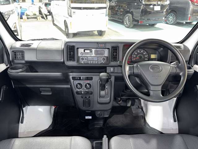 Daihatsu Hijet Cargo 2