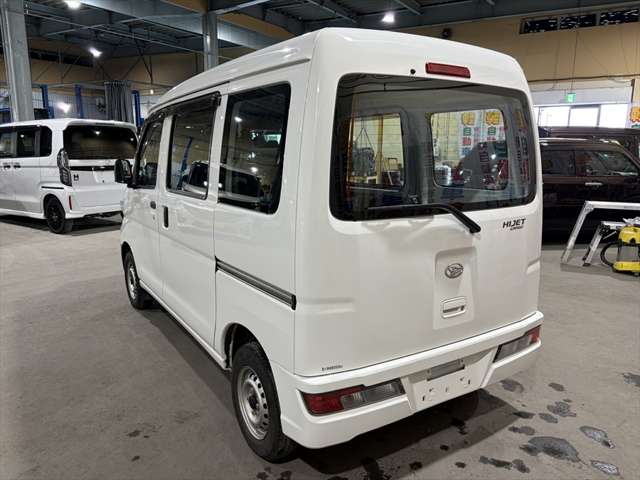 Daihatsu Hijet Cargo 5