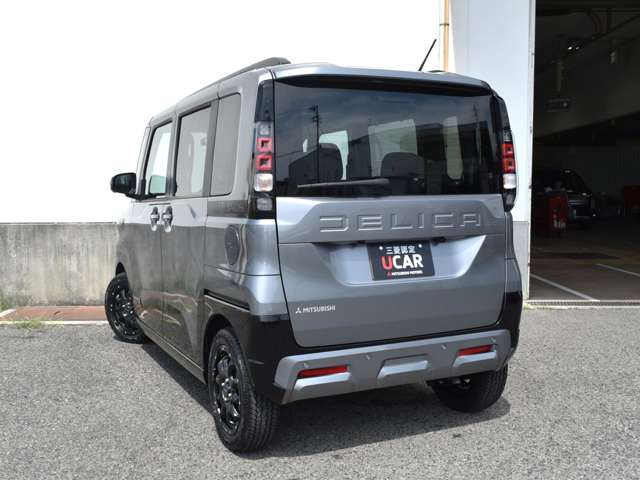 Mitsubishi Delica Mini 8