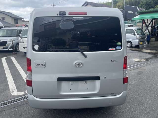 Toyota Town Ace Van 7