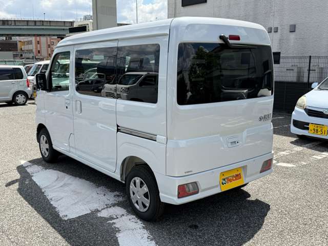 Daihatsu Hijet Cargo 11