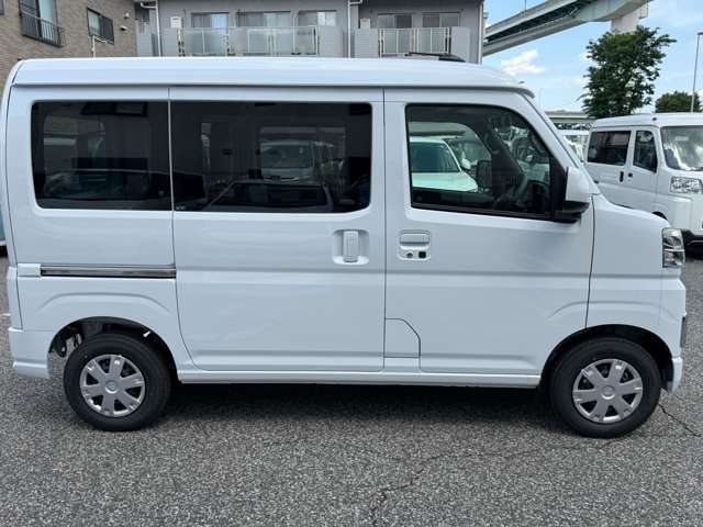 Daihatsu Hijet Cargo 8
