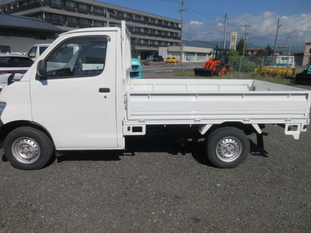 Toyota Light Ace Truck 4