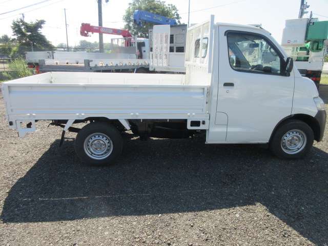 Toyota Light Ace Truck 8