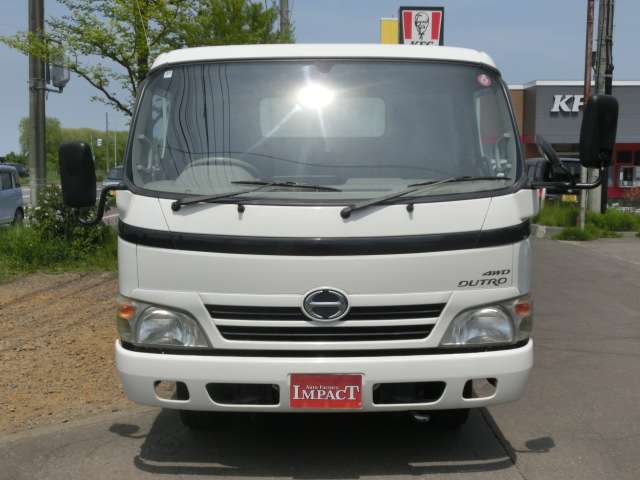 Hino Dutro 3