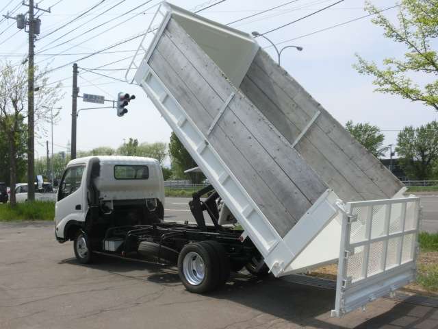 Hino Dutro 5