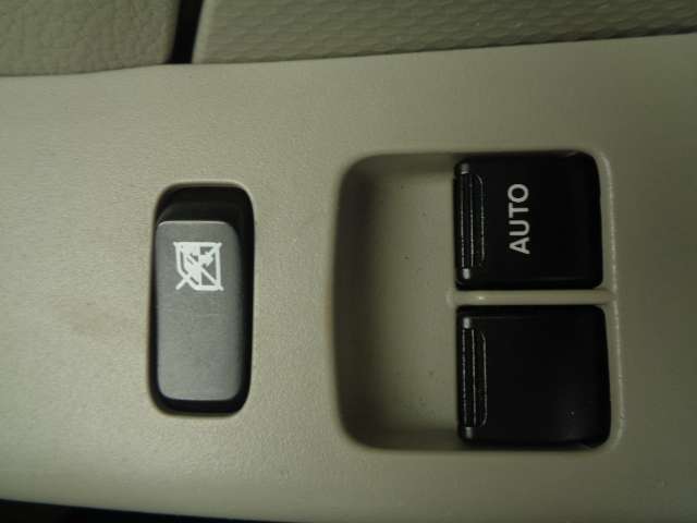 Nissan NV100 Clipper 11