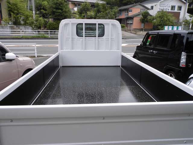 Isuzu Elf 4