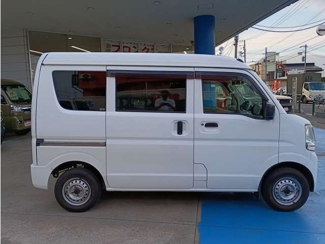 Nissan NV100 Clipper 6