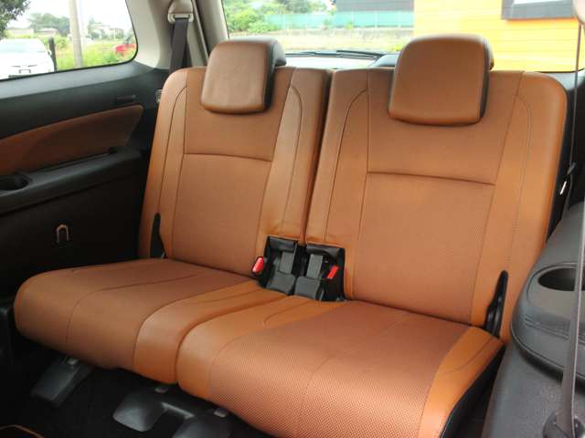 Subaru Exiga Crossover7 12
