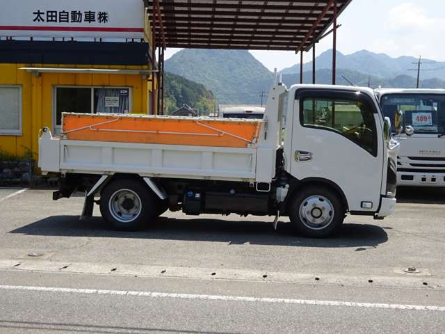 Isuzu Elf 7