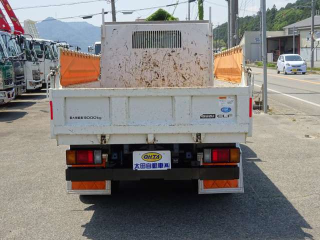 Isuzu Elf 9