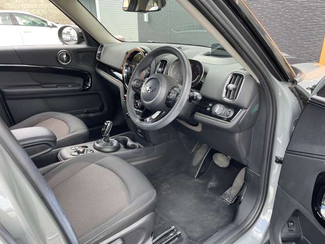 MINI Crossover 8