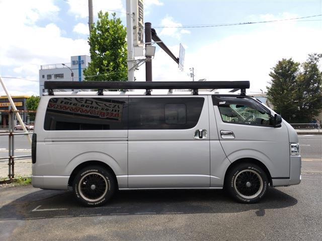 Toyota Hiace Van 4