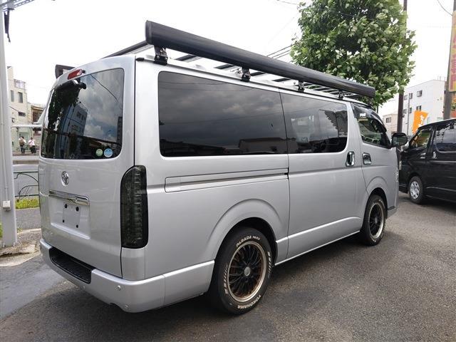 Toyota Hiace Van 5