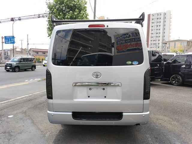 Toyota Hiace Van 6