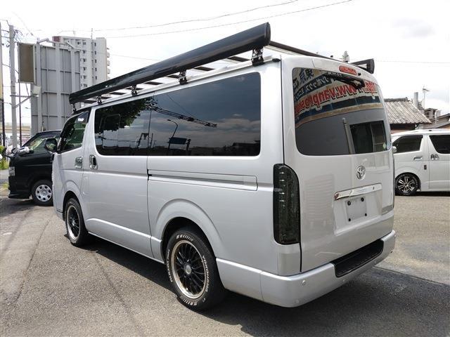 Toyota Hiace Van 7
