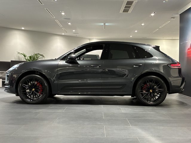 Porsche Macan 4