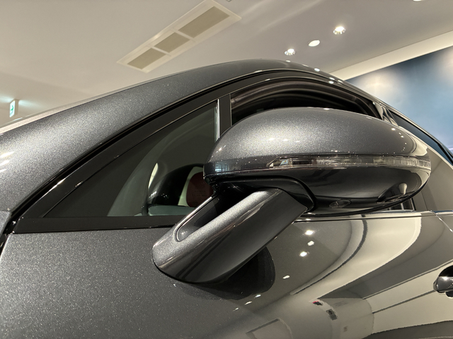 Porsche Macan 8
