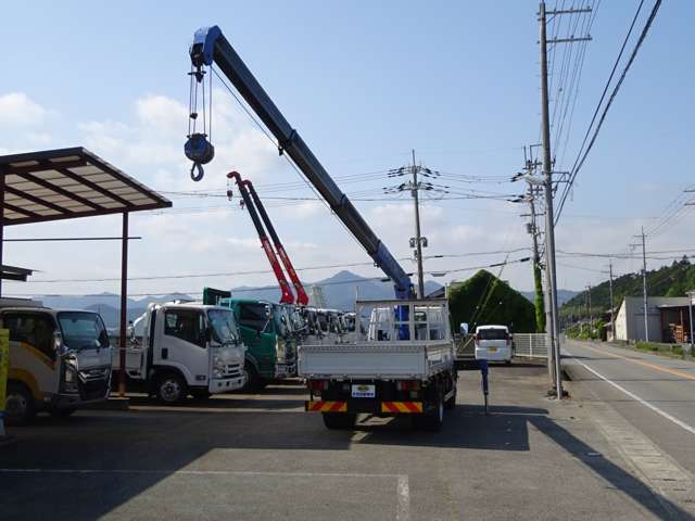 Isuzu Elf 2