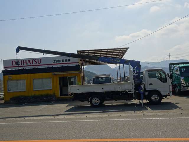 Isuzu Elf 3