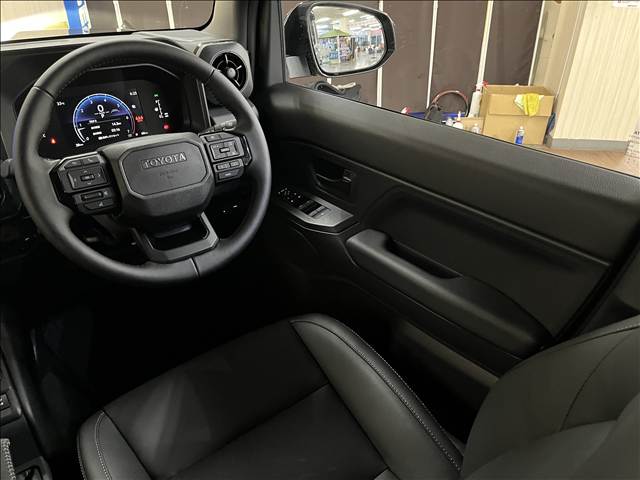 Toyota Land Cruiser FJ 12