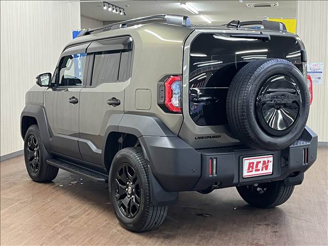 Toyota Land Cruiser FJ 7