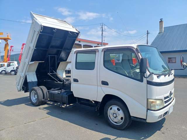 Hino Dutro 3